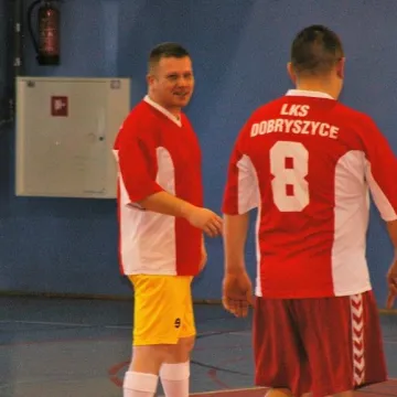 Pomagają małej Zuzi pokonać raka