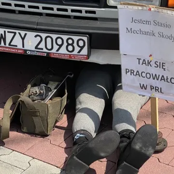 Klasyki zaparkowały w Radomsku. Trwa Auto-Moto Weteran 5