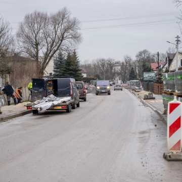 Połączenie łódzkiego ze śląskim. Modernizacja drogi w Ciężkowicach w toku