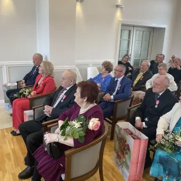 Razem przez pół wieku. Medale trafiły do dziesięciu par