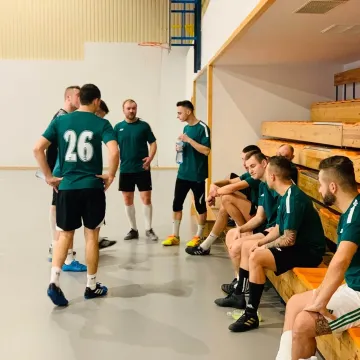 Remis w meczu na szczycie radomszczańskiej halówki