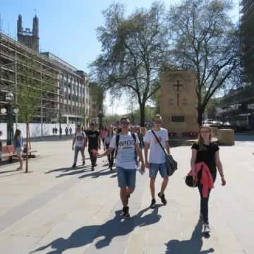 Uczniowie Mechanika na praktykach zawodowych w Bristolu