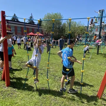 Plac zabaw przy PSP nr 7 oficjalnie otwarty