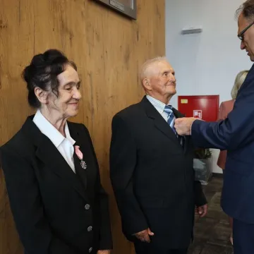Złoci Małżonkowie uhonorowani medalami