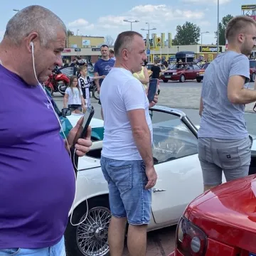 Klasyki zaparkowały w Radomsku. Trwa Auto-Moto Weteran 5