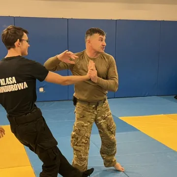 Zajęcia z samoobrony klasy mundurowej z Mechanika