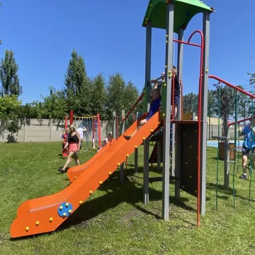 Plac zabaw przy PSP nr 7 oficjalnie otwarty