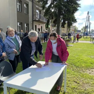 Protest mieszkańców nic nie dał. Ośrodek zdrowia w Ładzicach zlikwidowany. Zastąpi go prywatna placówka