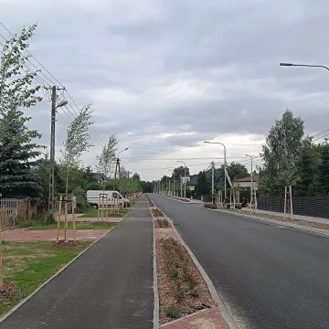 Trwają prace na os. Adama Mickiewicza w Radomsku. Są nowe drogi i nasadzenia
