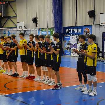 Emocje na parkiecie. METPRIM Volley Radomsko zwycięża ze Skrą II Bełchatów