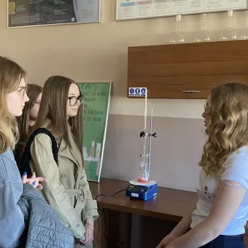 Dzień Owarty w II LO w Radomsku. Ósmoklasiści poznali szkołę od środka