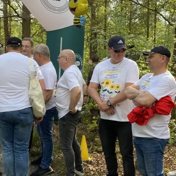 W Gomunicach poszli i pobiegli dla pszczół