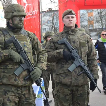 Cześć i chwała bohaterom!