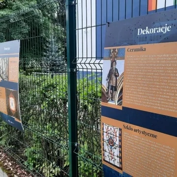 Uliczna wystawa „Parlamentaryzm węgierski” w Radomsku