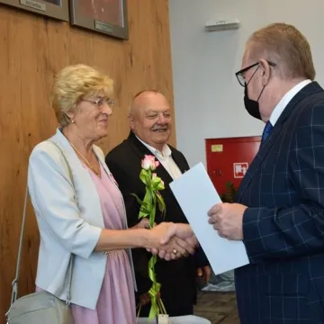 „Złoci” małżonkowie odznaczeni medalami