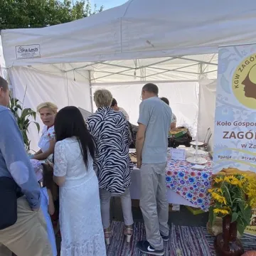 Kulinarna uczta przed starostwem w Radomsku