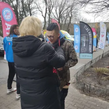 Bieg po schodach radomszczańskiego wieżowca. Wszystko dla WOŚP
