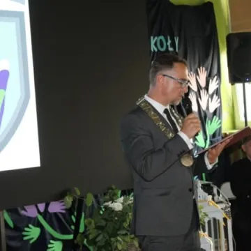 PSP 8 w Radomsku nadano imię „Przyjaciół Dzieci”. Uroczystości 50-lecia