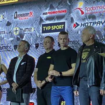 Ceremonia ważenia zawodników przed Tymex Boxing Night 22 w Radomsku