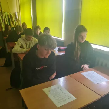 Dzień Edukacji Prawnej. Lekcja o prawie w praktyce w ZS-P w Dobryszycach