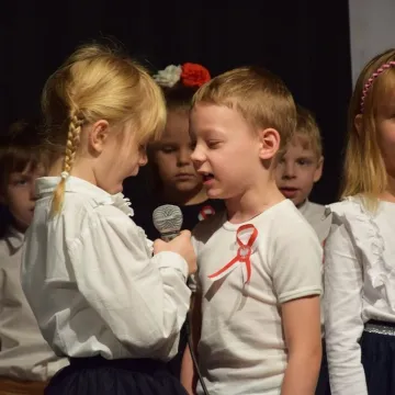 Piosenką uczcili Niepodległą