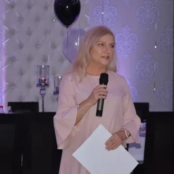 Studniówkowy wieczór uczniów radomszczańskiego Drzewniaka