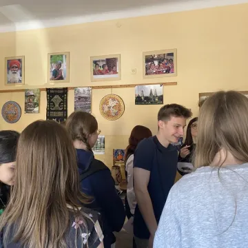 Dzień Owarty w II LO w Radomsku. Ósmoklasiści poznali szkołę od środka