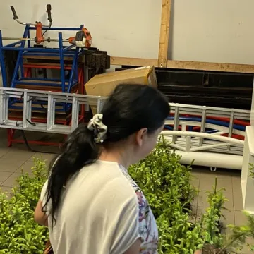 Oddali puszki, otrzymali sadzonki i zioła