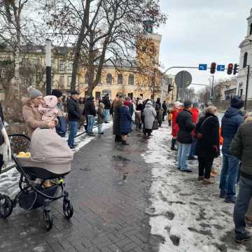 [WIDEO] Orszak Trzech Króli 2025 w Radomsku. „Kłaniajcie się królowie!”