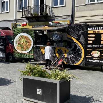 Food trucki zaparkowały przy ul. Reymonta w Radomsku