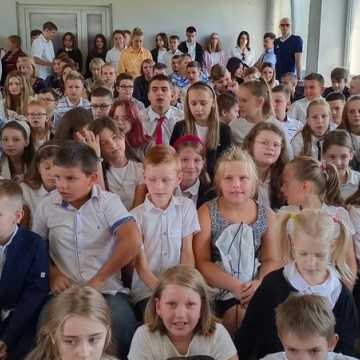 Uczniowie wrócili do szkół. Rozpoczęcie roku w PSP nr 3 w Radomsku