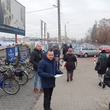 Refundacja dla in vitro. Platforma Obywatelska zbiera podpisy w Radomsku