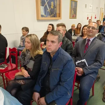 Marcin Wodo promował książkę „Ciemne plamy w Radomsku”