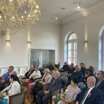 Razem przez pół wieku. Medale trafiły do dziesięciu par