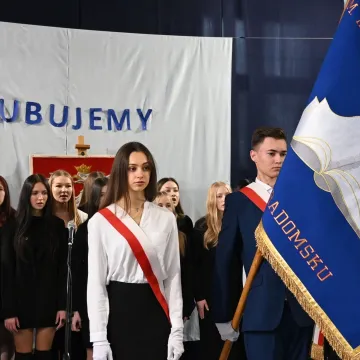 Pierwszoklasiści z II LO w Radomsku złożyli ślubowanie