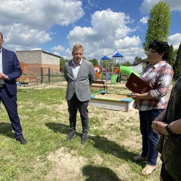 Sucha Wieś: nowy plac zabaw oddany do użytku. Z konfliktem w tle...