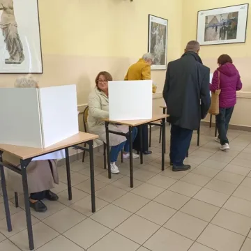 Głosowanie w wyborach parlamentarnych i referendum ogólnokrajowym