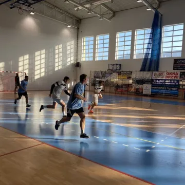 Grają i pomagają. VI Puchar Niezdobywców Pucharów dla Amelki