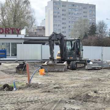 Trwa budowa skweru przy ul. Piastowskiej w Radomsku