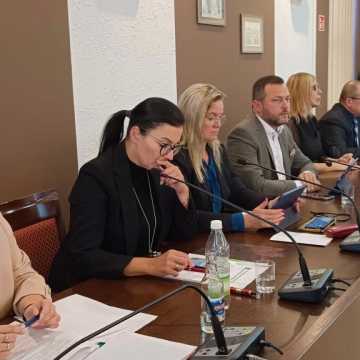 Nadzwyczajna sesja Rady Powiatu Radomszczańskiego. Wprowadzono zmiany w budżecie
