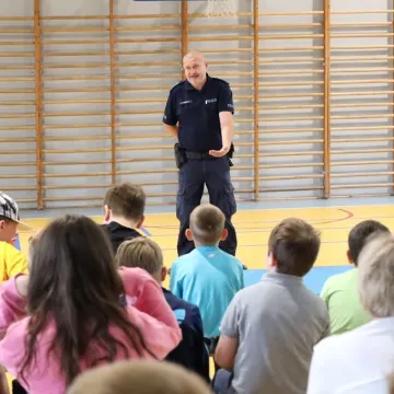 Dzieci przed wakacjami uczą się zasad udzielania pierwszej pomocy