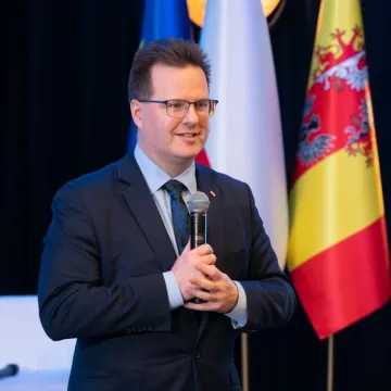 Będzie odbudowa linii kolejowej Piotrków Tryb. - Bełchatów