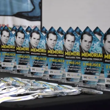 Podnoszenie ciężarów w hołdzie trenerowi Wacławowi Tomalce