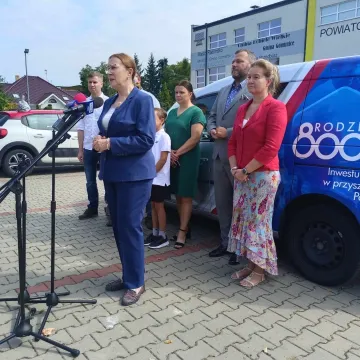 Rodzina 800 Plus - konferencja w Radomsku z udziałem poseł Anny Milczanowskiej