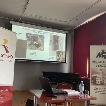 [WIDEO] Poszukiwania szczątków kapitana Stanisława Sojczyńskiego-Warszyca. Wykład dr Krzysztofa Latochy w Muzeum Regionalnym w Radomsku