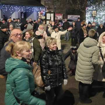 Mieszkańcy Kamieńska bawili się na sylwestrowej potańcówce