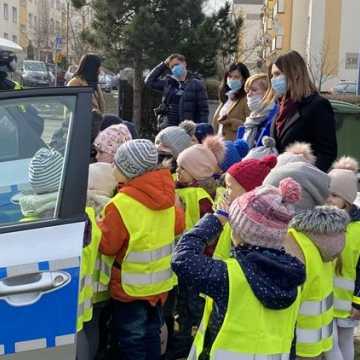 Dzieci poznały zasady bezpiecznego zachowania się na drodze