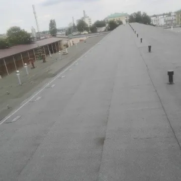 Nowy dach na budynku Centrum Kształcenia Zawodowego w Radomsku