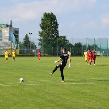 RKS Radomsko remisuje w końcówce meczu z Ceramiką  Opoczno