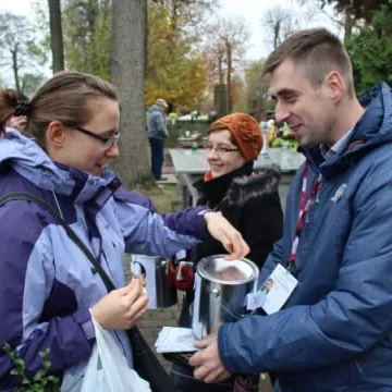 Trwa kwesta na radomszczańskich cmentarzach